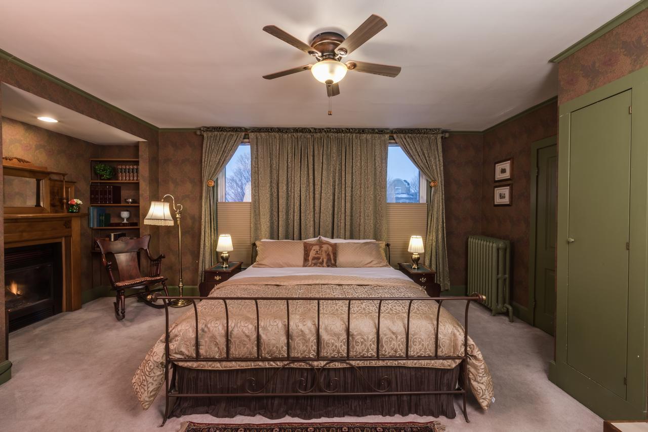 Astor House Bed & Breakfast Green Bay Dış mekan fotoğraf