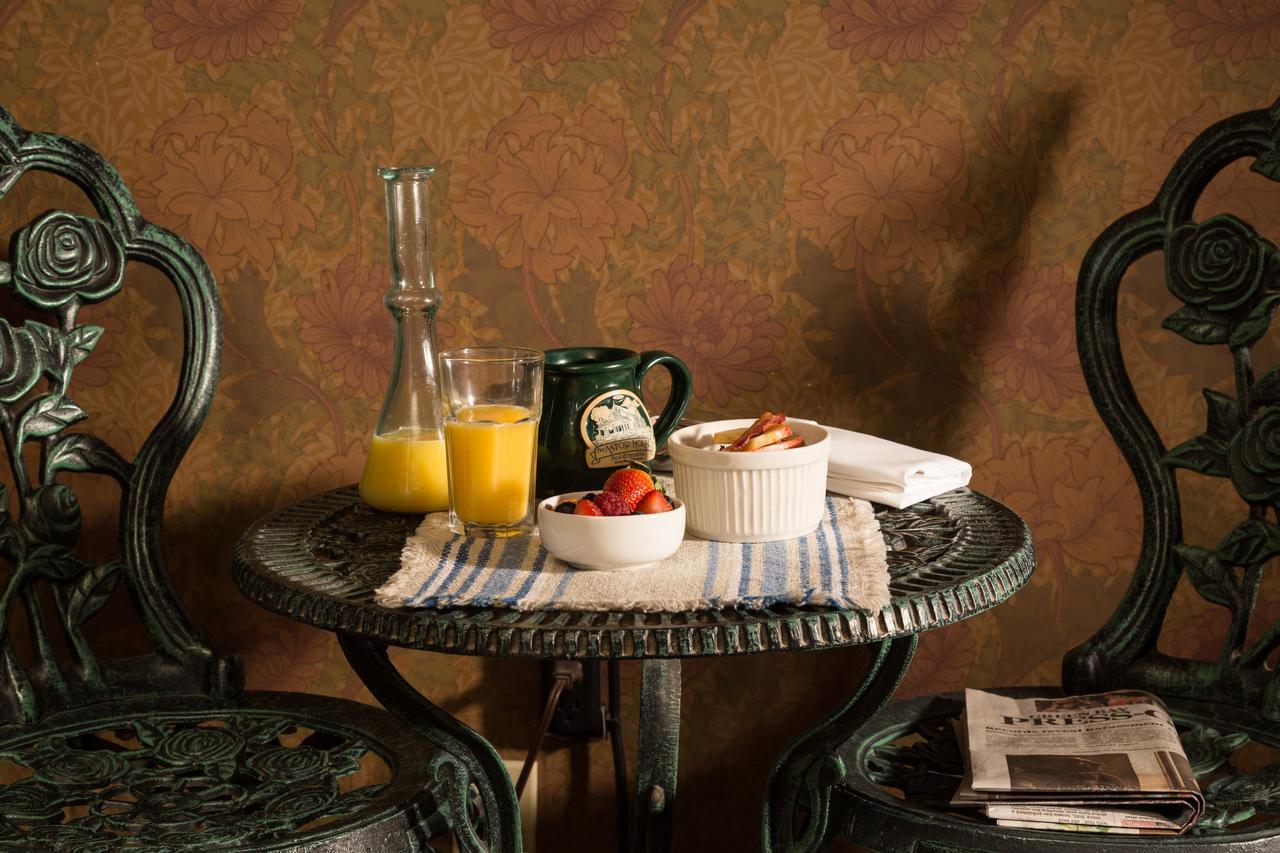 Astor House Bed & Breakfast Green Bay Dış mekan fotoğraf