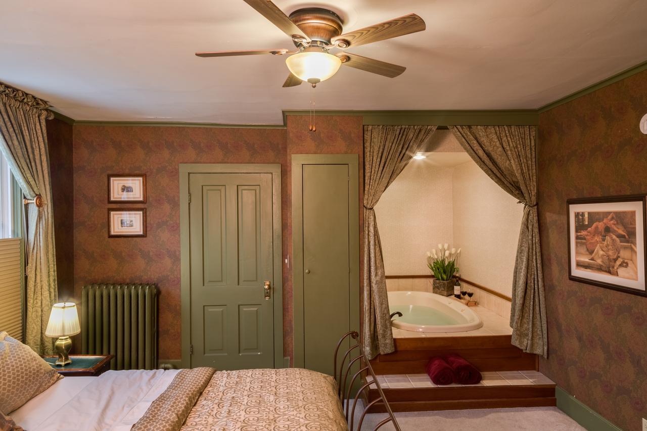 Astor House Bed & Breakfast Green Bay Dış mekan fotoğraf