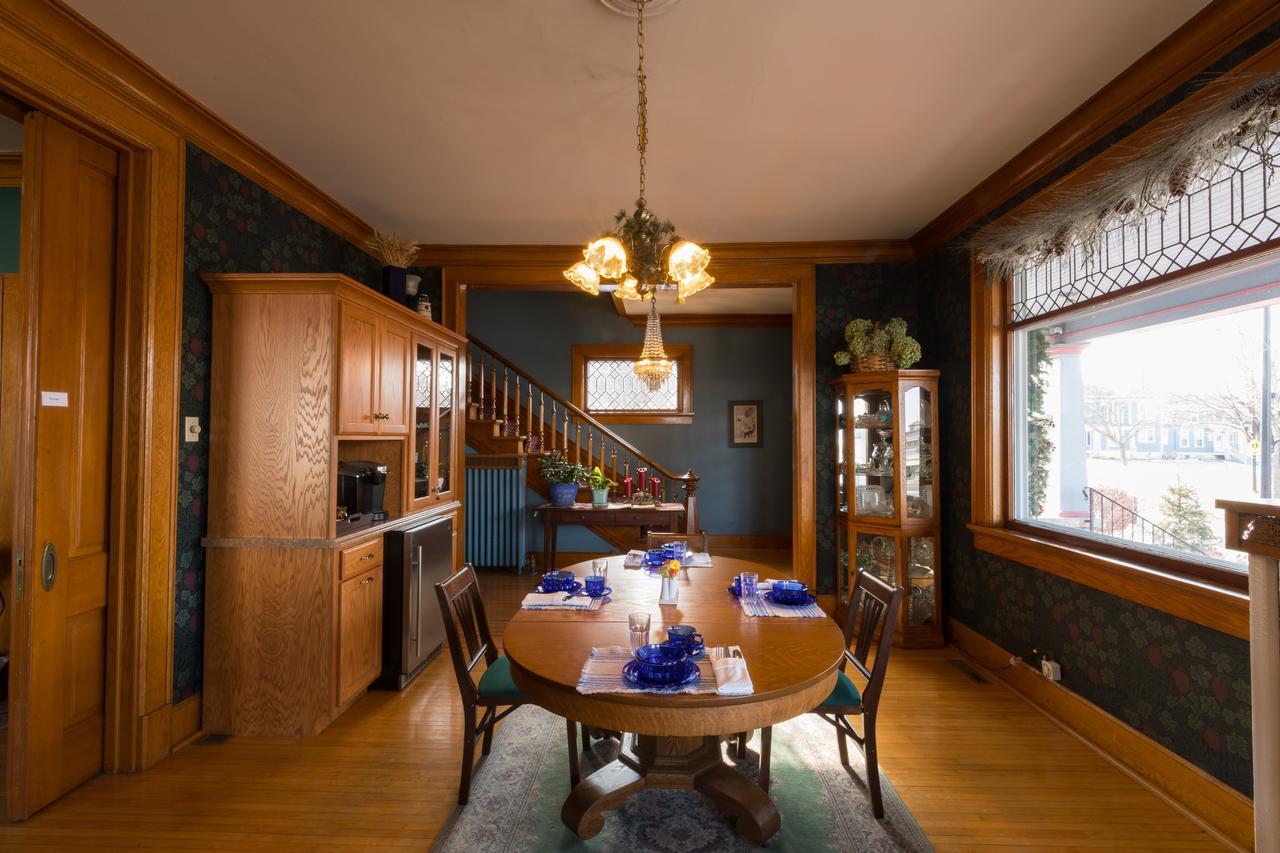 Astor House Bed & Breakfast Green Bay Dış mekan fotoğraf